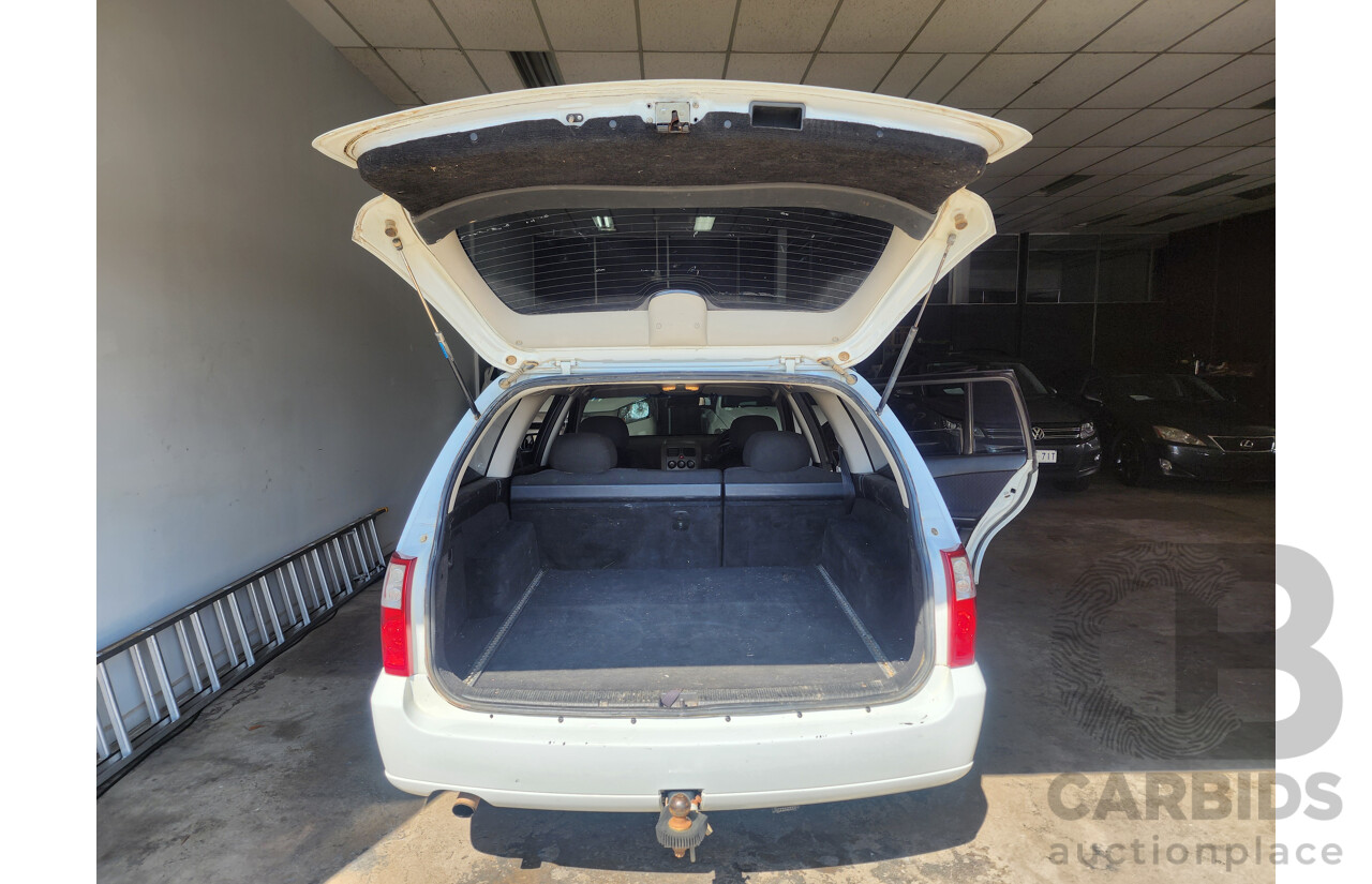 5/2006 Holden Commodore Acclaim VZ MY06 4d Wagon White 3.6L