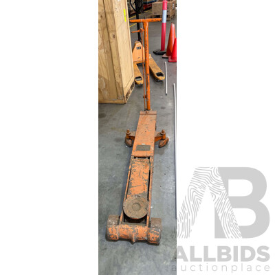 APAC 4000kg Hydraulic Garage Jack