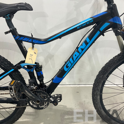 Giant Stance Mountain Bike (Size L)
