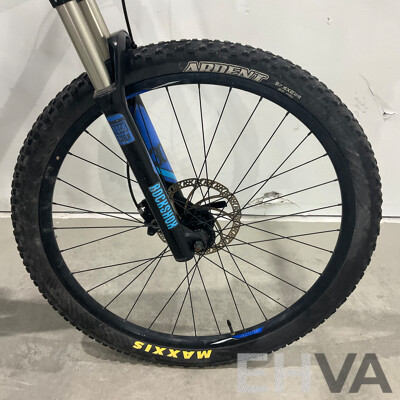 Giant Stance Mountain Bike (Size L)
