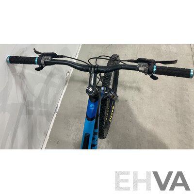 Giant Stance Mountain Bike (Size L)