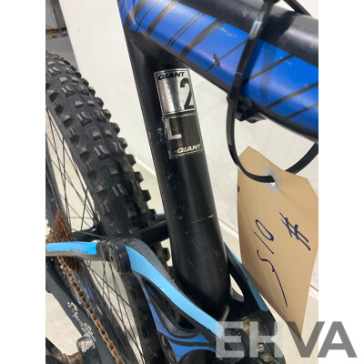 Giant Stance Mountain Bike (Size L)