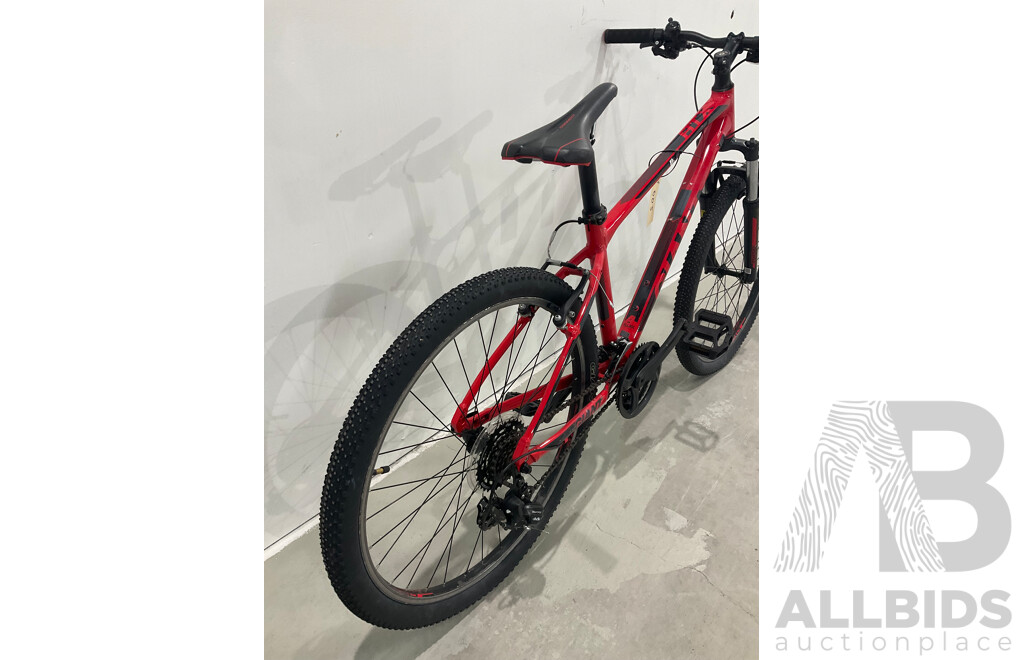 Giant ATX Mountain Bike (Size S)