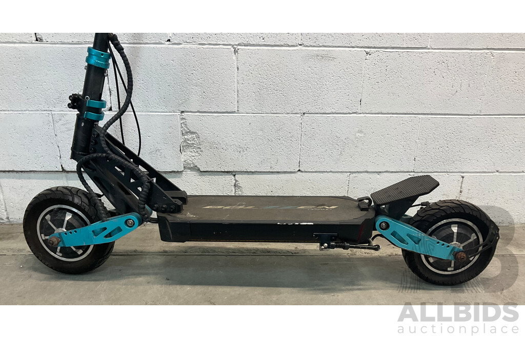 Bolzzen Dynamo Electric Scooter - ORP $2,199.95