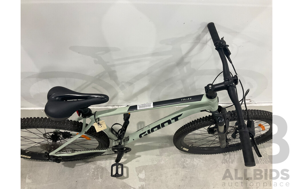 Giant Talon Mountain Bike (Size XL)