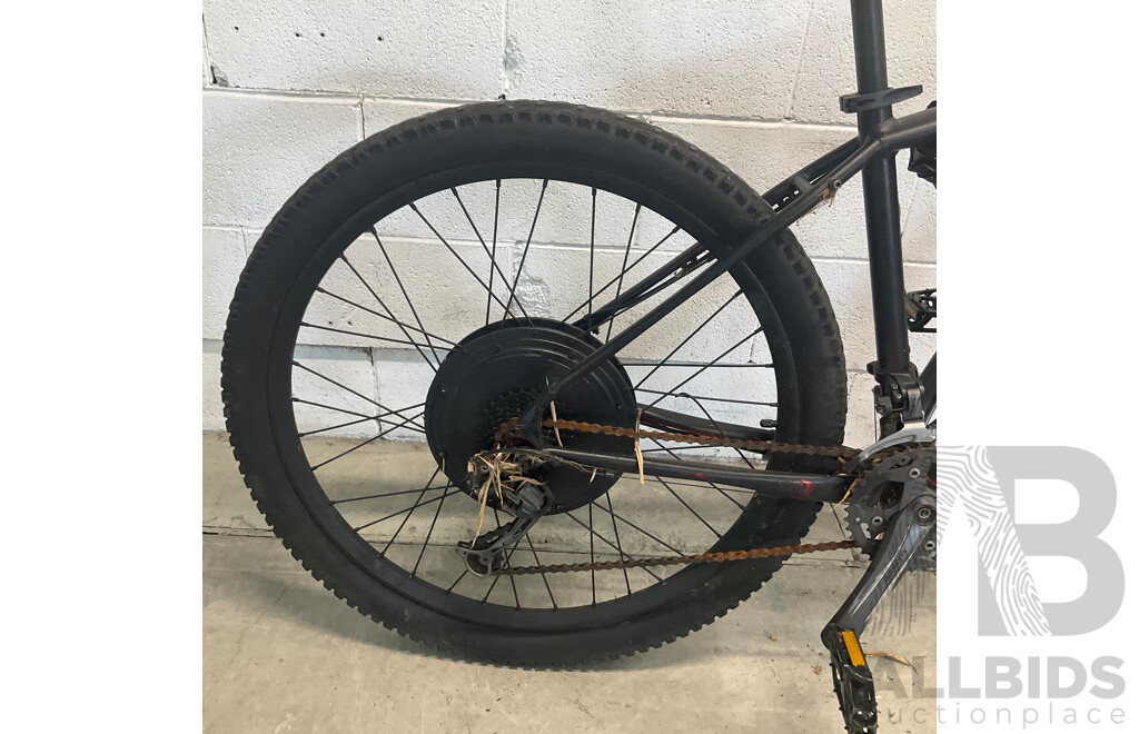 Cannondale Mountain Bike (45cm Frame)