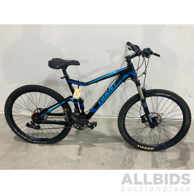 Giant Stance Mountain Bike (Size L)