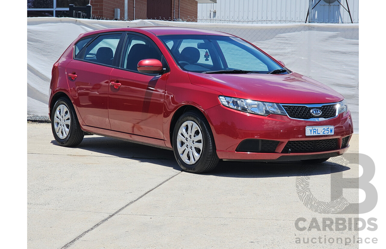 10/2010 Kia Cerato Si TD MY11 5d Hatchback Maroon 2.0L