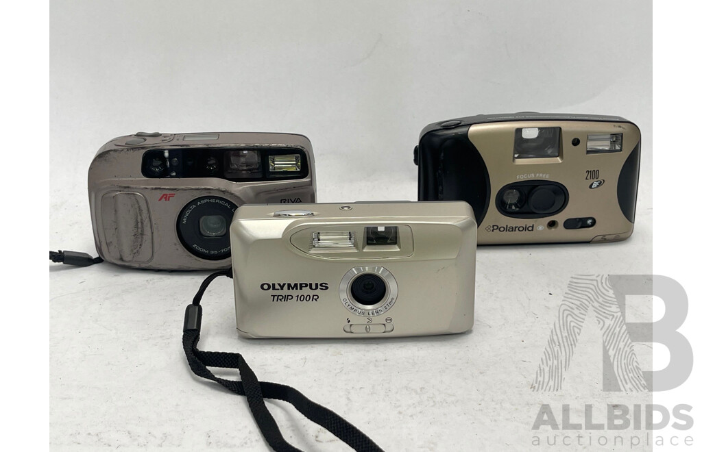 Compact 35mm Film Cameras - Lot of 3