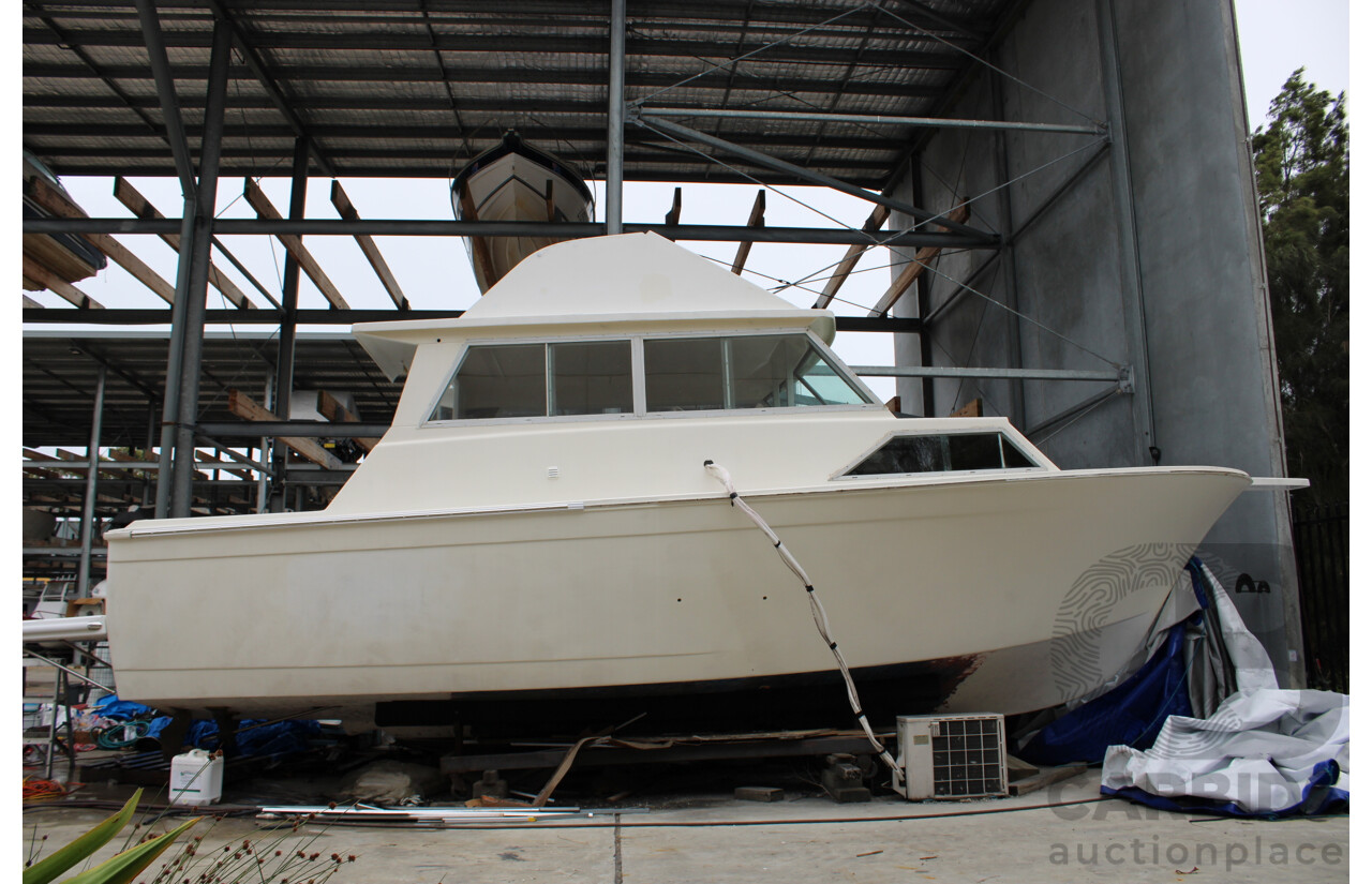 1982 Mariner 30ft Flybridge Cruiser Twin Mercruiser 5.7L - Project