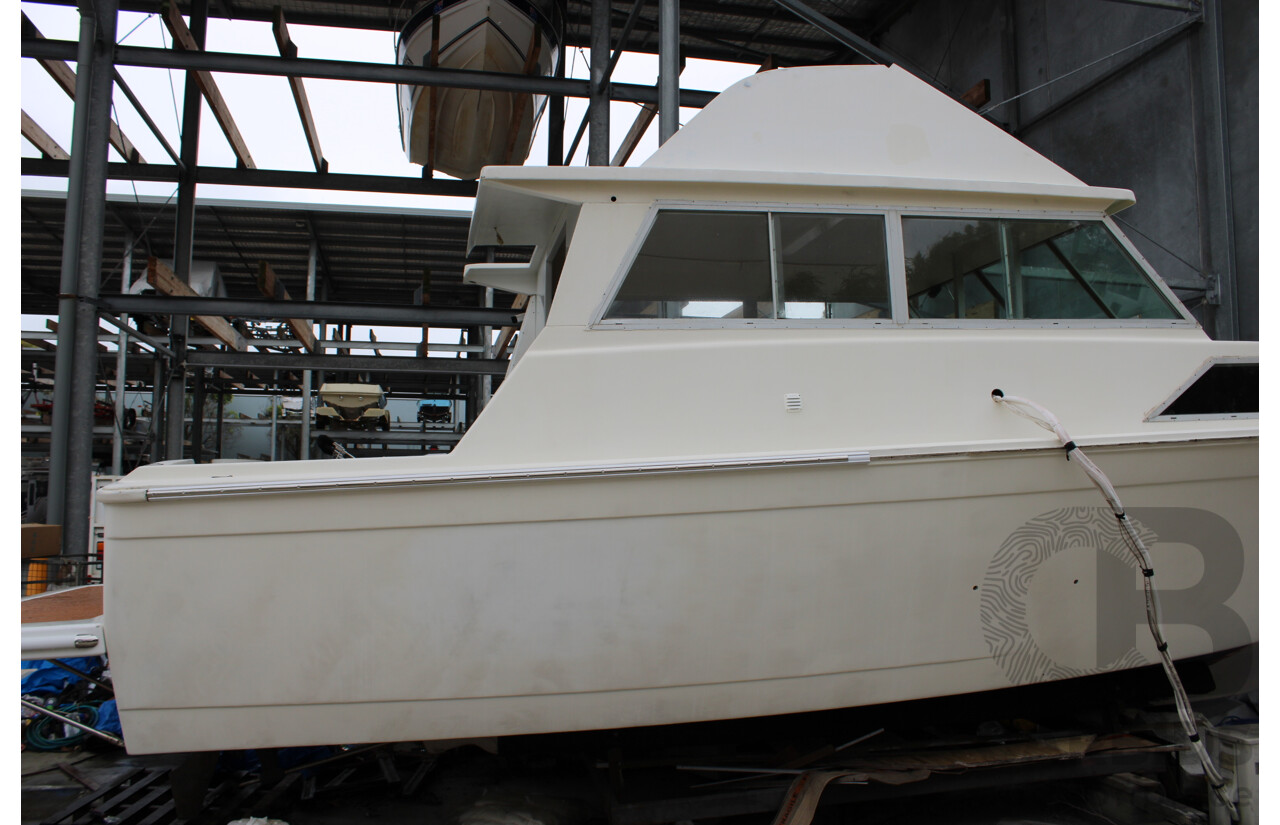 1982 Mariner 30ft Flybridge Cruiser Twin Mercruiser 5.7L - Project