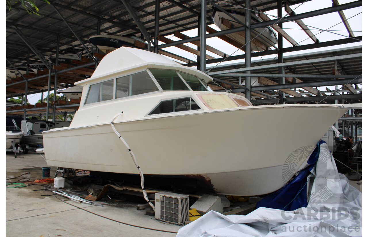 1982 Mariner 30ft Flybridge Cruiser Twin Mercruiser 5.7L - Project