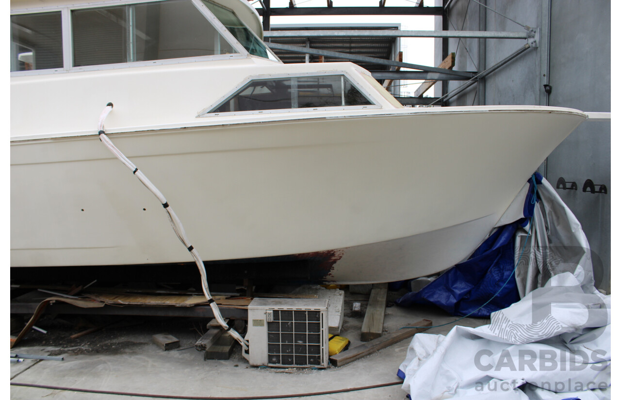 1982 Mariner 30ft Flybridge Cruiser Twin Mercruiser 5.7L - Project