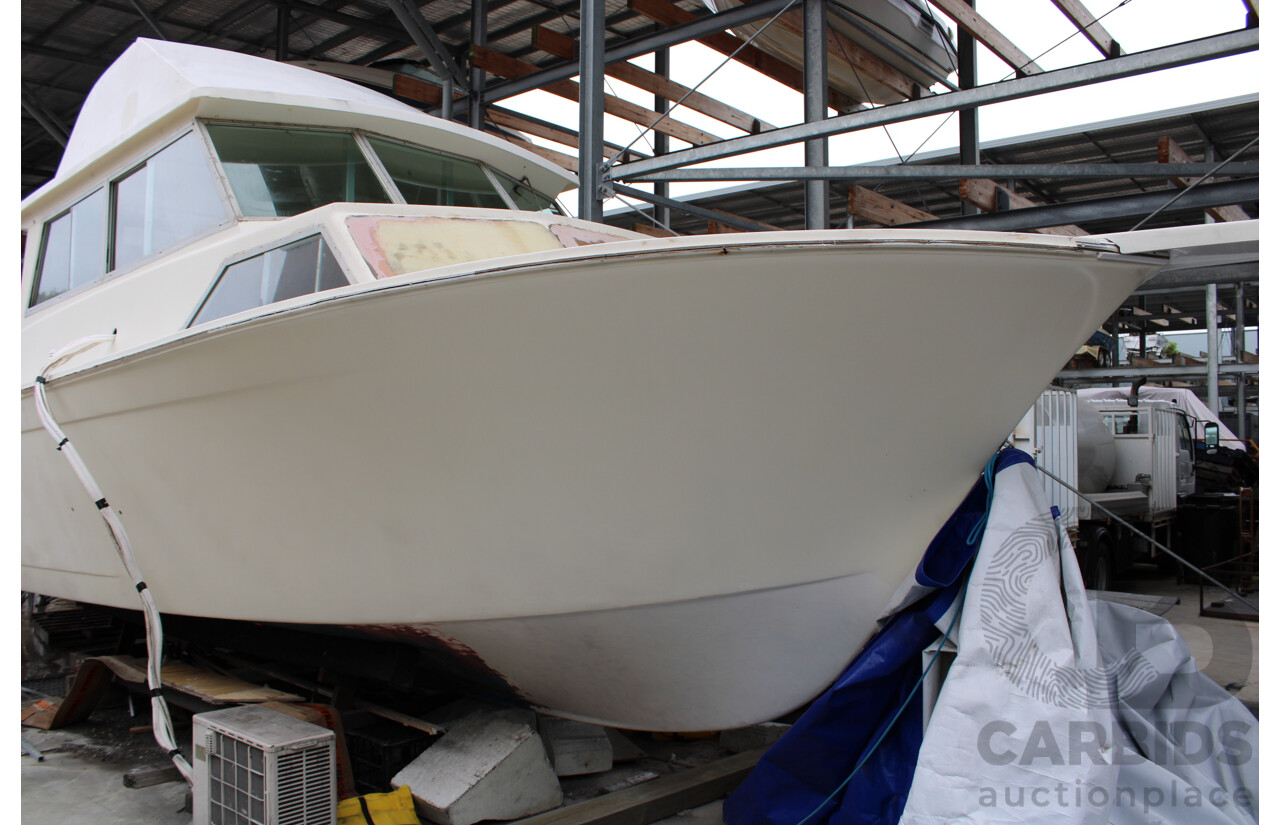 1982 Mariner 30ft Flybridge Cruiser Twin Mercruiser 5.7L - Project