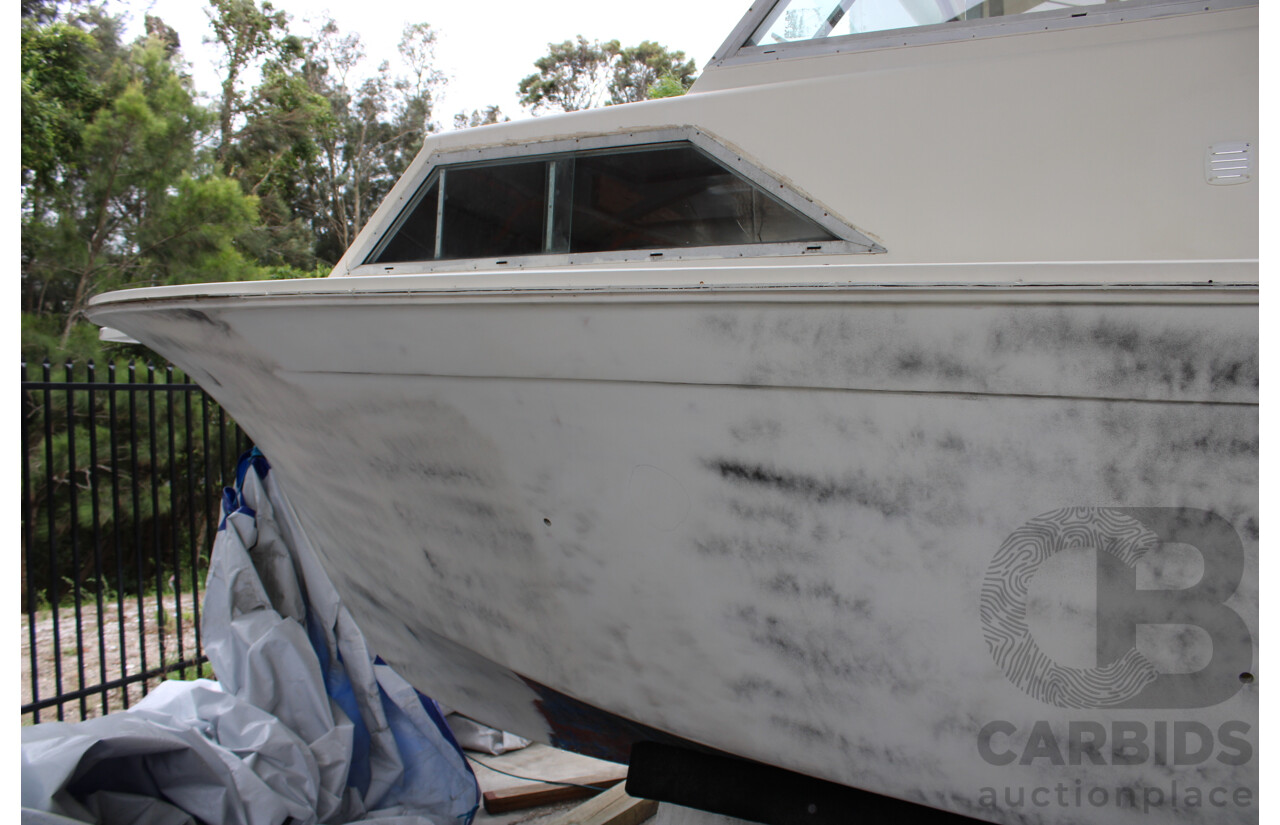 1982 Mariner 30ft Flybridge Cruiser Twin Mercruiser 5.7L - Project