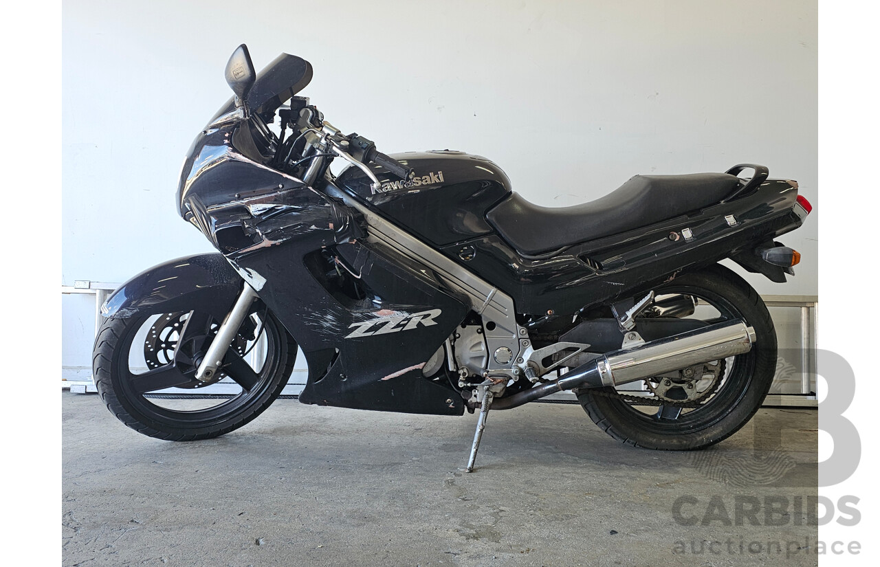 11/2003 Kawasaki ZZR250 Motorcycle Black 248cc