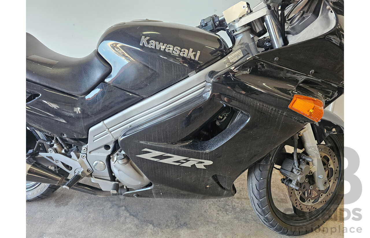 11/2003 Kawasaki ZZR250 Motorcycle Black 248cc