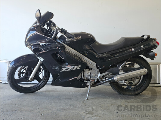 11/2003 Kawasaki ZZR250 Motorcycle Black 248cc