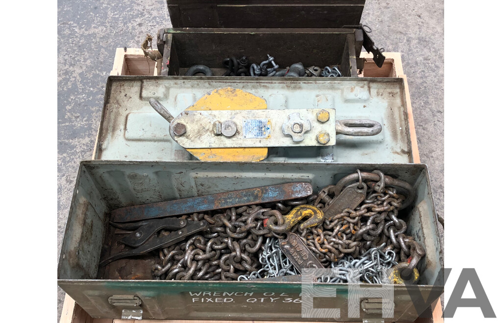 Noble 3900kg Wire Rope Pulley with Chains, Hooks, U Shackles, Tyre Levers in Two Military Cases