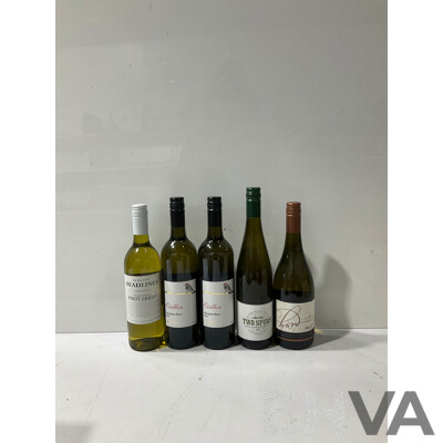 Collection of Five Bottles of Different White Wines Including Oisillon Sauv Blanc, Two Spurs Riesling and More