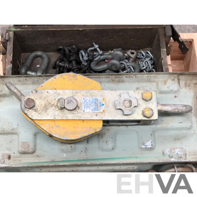 Noble 3900kg Wire Rope Pulley with Chains, Hooks, U Shackles, Tyre Levers in Two Military Cases