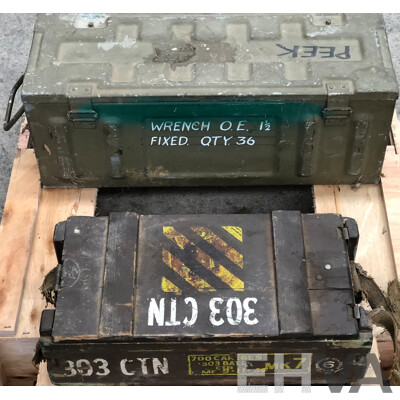 Noble 3900kg Wire Rope Pulley with Chains, Hooks, U Shackles, Tyre Levers in Two Military Cases