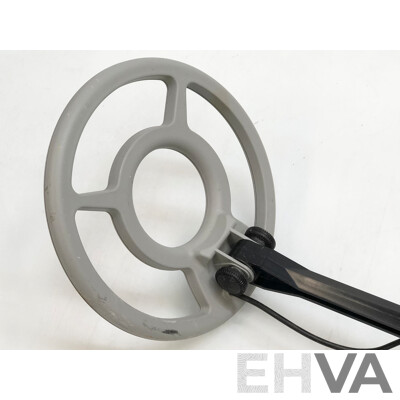 Discovery 2200 Metal Detector