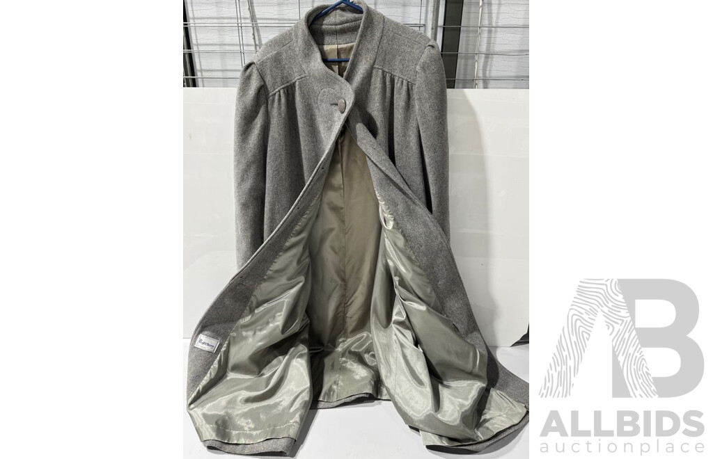 Wonderful Vintage American Made Wool-Blend Winter Coat, Excellent Preloved Condition, Approx Size 16
