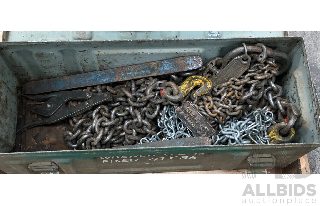 Noble 3900kg Wire Rope Pulley with Chains, Hooks, U Shackles, Tyre Levers in Two Military Cases