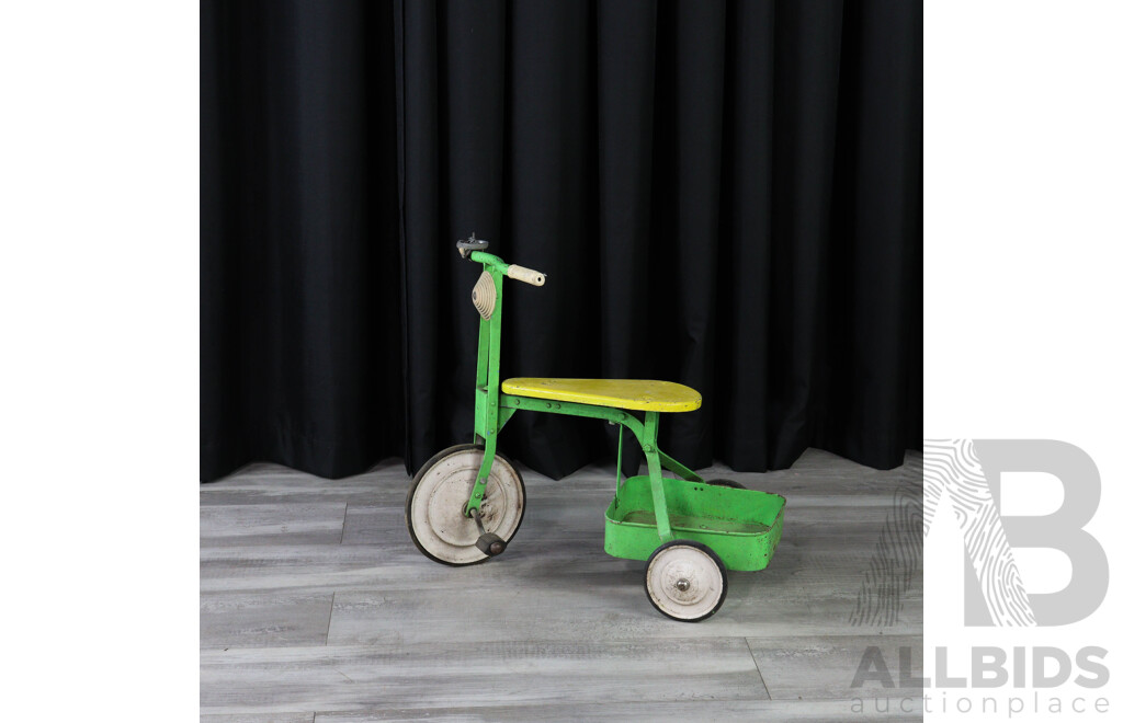 Vinatge Metal Childs Trike