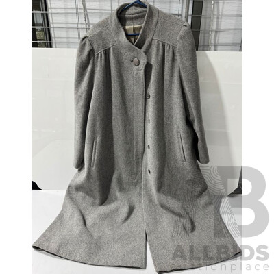 Wonderful Vintage American Made Wool-Blend Winter Coat, Excellent Preloved Condition, Approx Size 16