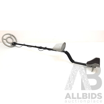 Discovery 2200 Metal Detector