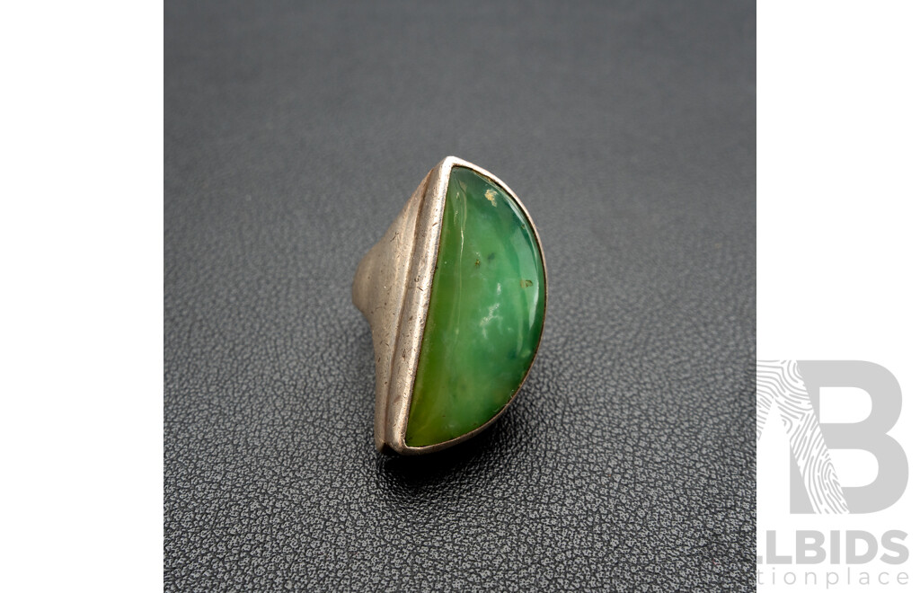 Vintage Sterling Silver Mexican Jade Half Moon Cabochon Ring, Size N, 20.10 Grams
