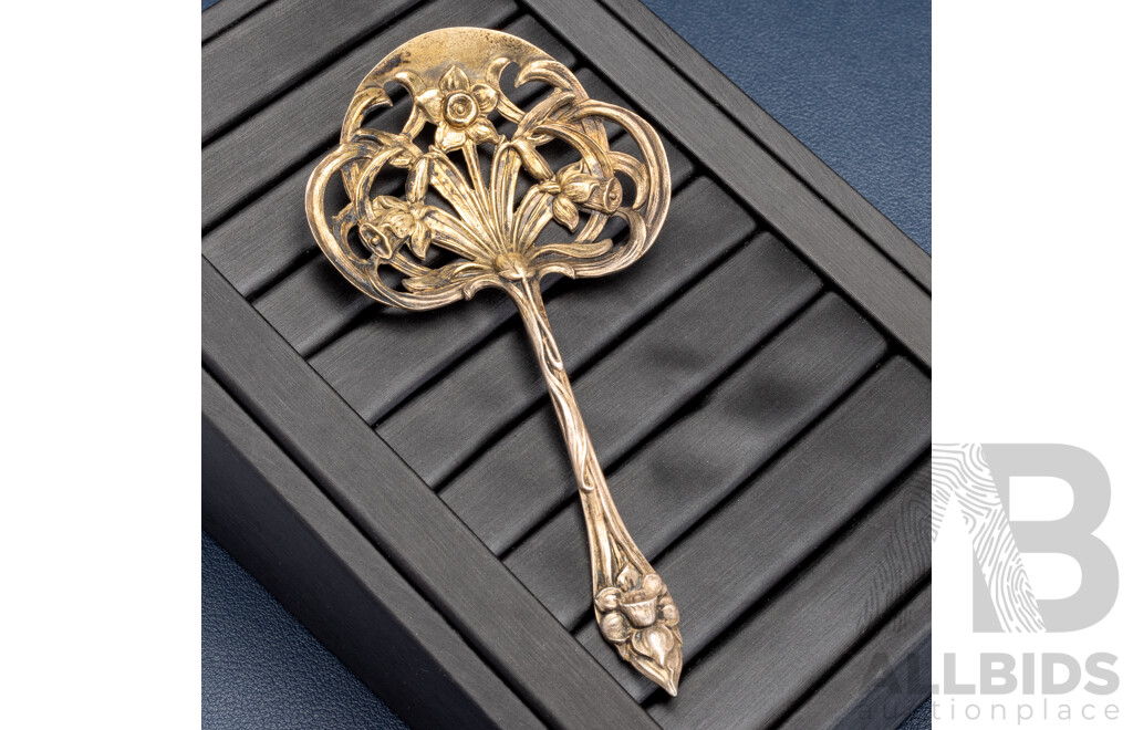 Antique Sterling Silver Art Nouveau Gorham Bonbon or Nut Spoon in H44 'Daffodil' Pattern, 14.0 Grams