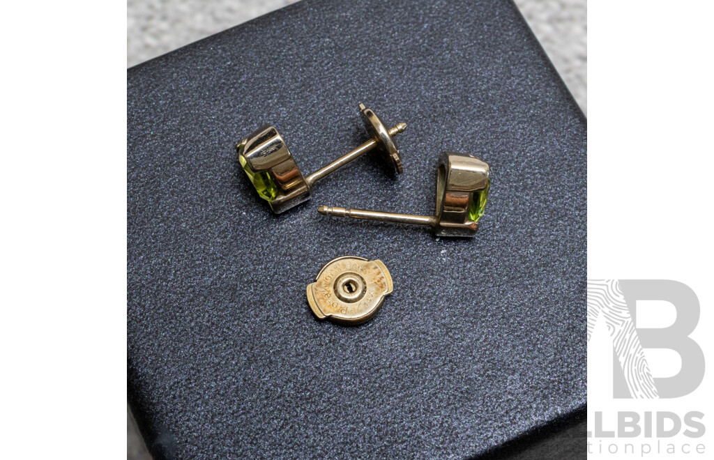 14ct Peridot Stud Earrings, with Flat Backs, 7mm, 2.28 Grams