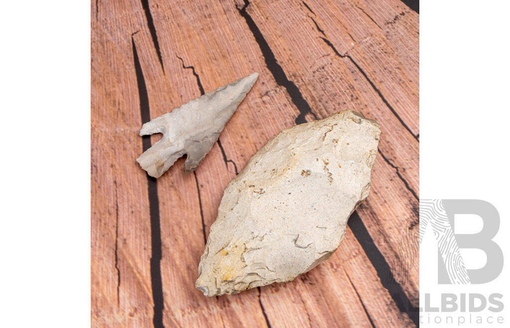 Two Fantastic Ancient Texan Native American Indian Items Comprising Knapped Flint Projectile Point Along with Scraper, Both in Collectors Cases