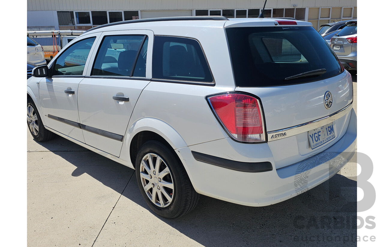 9/2006 Holden Astra CD AH MY06 4d Wagon White 1.8L