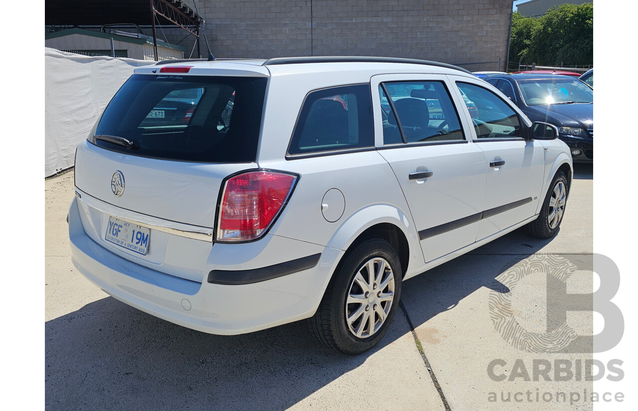 9/2006 Holden Astra CD AH MY06 4d Wagon White 1.8L