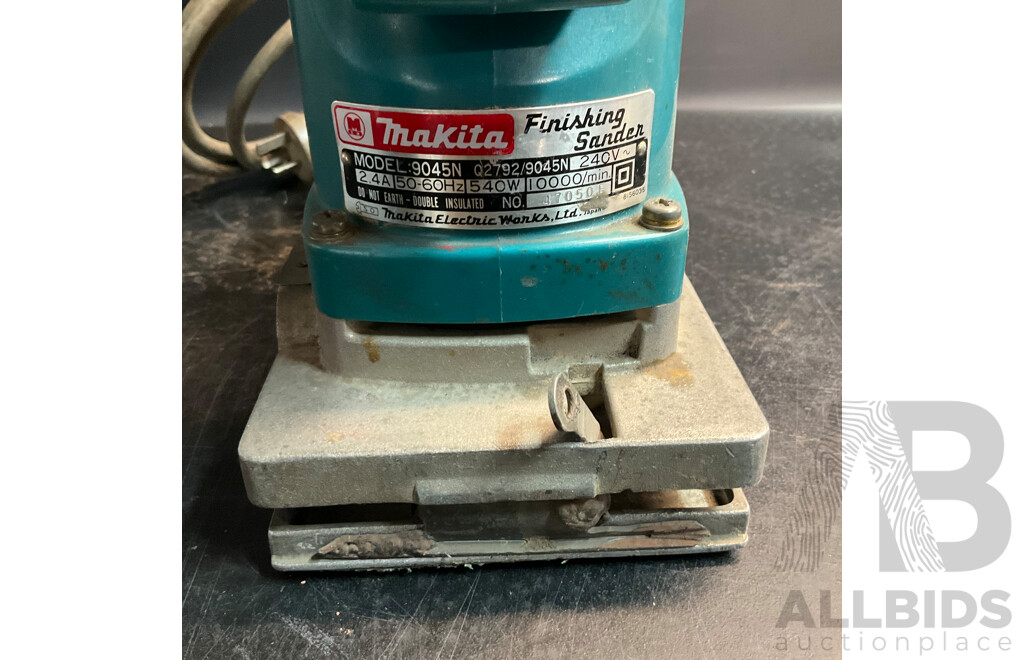 MAKITA 5900B 235mm Circular Saw & 9045N Finishing Sander - Lot of 2