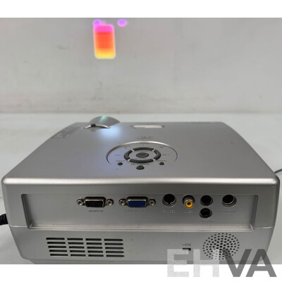 Toshiba TDP-T9 Projector