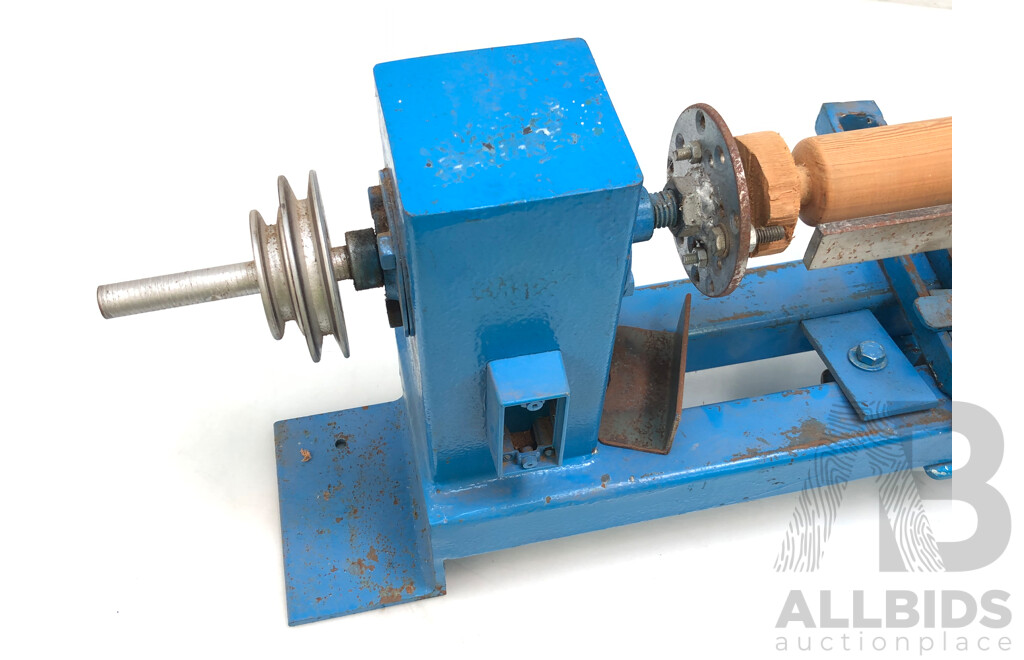 Belt Drive Wood Lathe with Pope Electric Motor