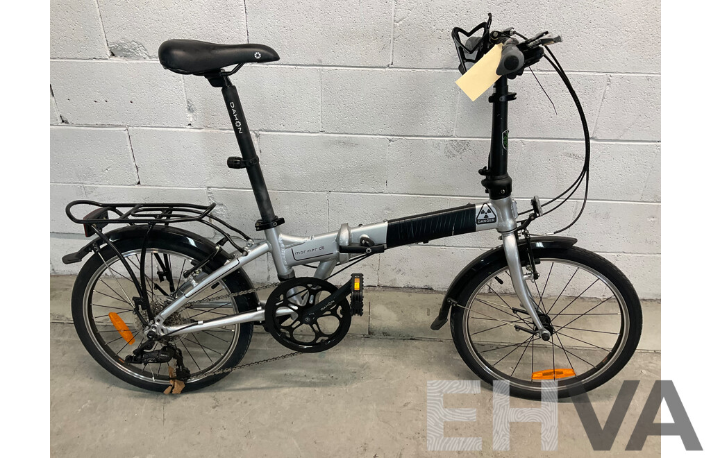 Dahon Mariner D8 Folding Bike Silver (26cm Frame)