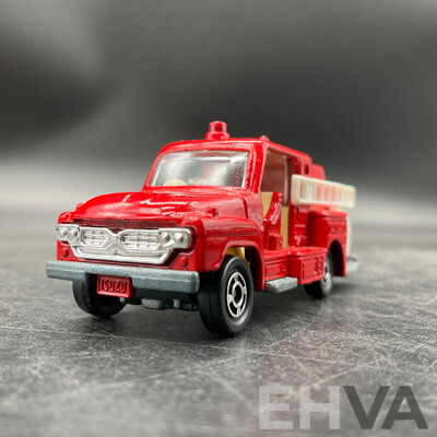 TOMICA Black Box Retired No. 68 ISUZU Pump Fire Engine Diecast Car 1/81 - Made in Japan