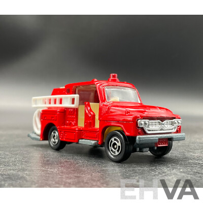 TOMICA Black Box Retired No. 68 ISUZU Pump Fire Engine Diecast Car 1/81 - Made in Japan