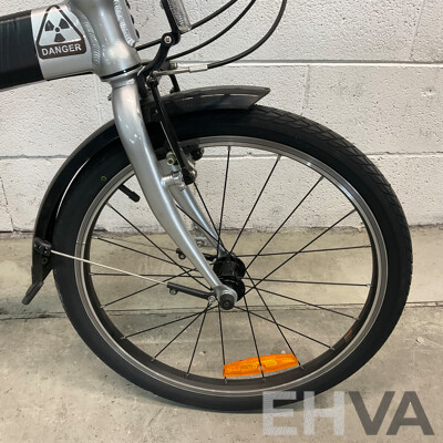 Dahon Mariner D8 Folding Bike Silver (26cm Frame)