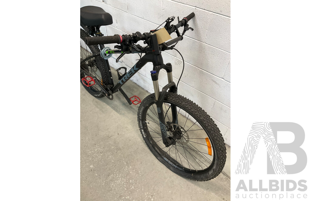 Trek Roscoe 7 Mountain Bike (50cm Frame)