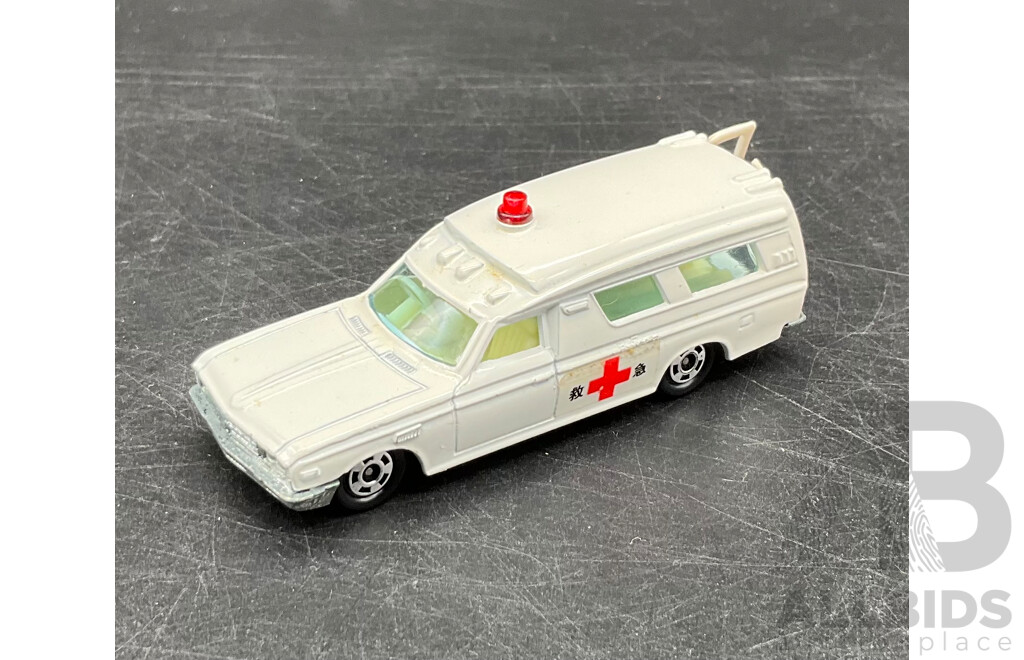 TOMICA Black Box Retired No. 40 Toyota Ambulance Diecast Car 1/70 - Made in Japan