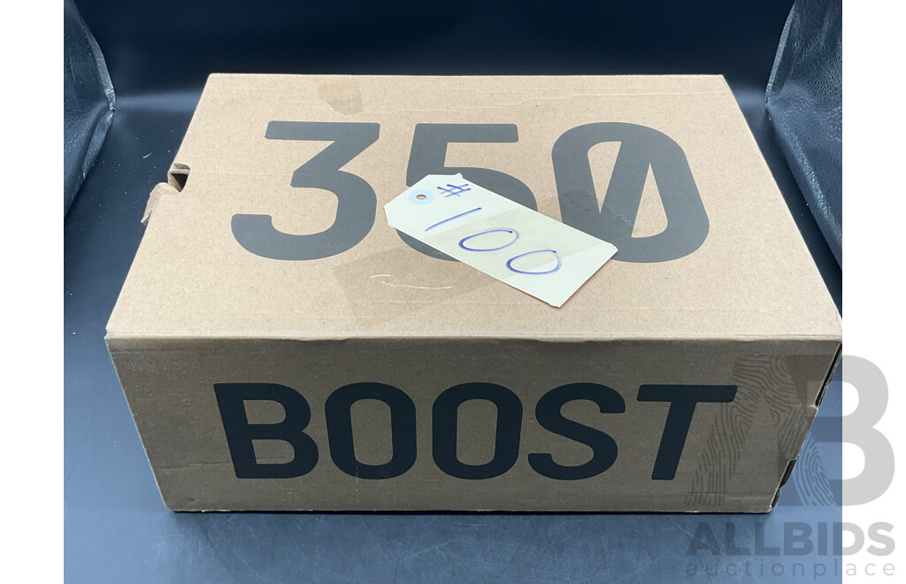 Yeezy Boost 350 V2 Light Shoes - Size 11