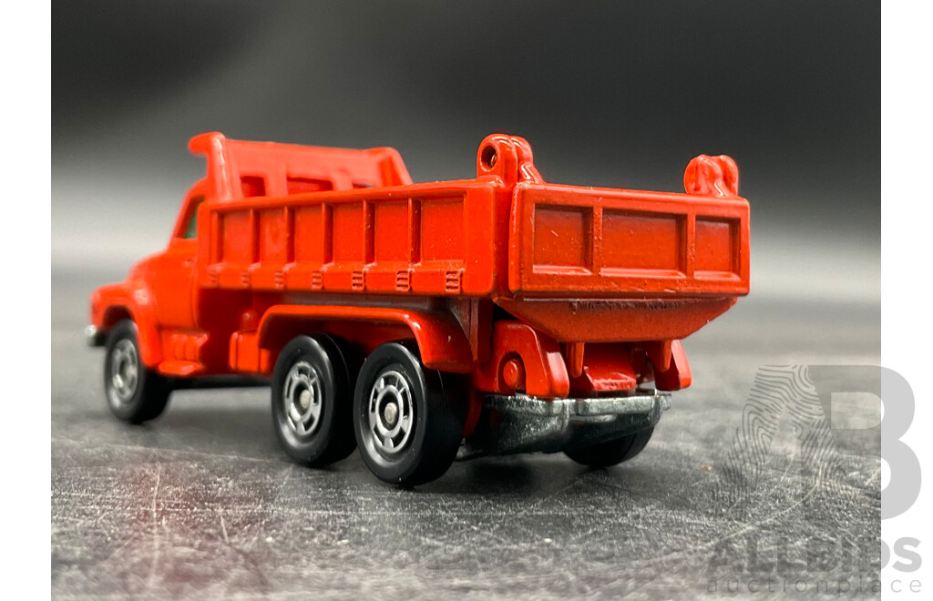 TOMICA Black Box Retired No. 16 NISSAN Diesel Dump Truck Diecast Car 1/102 - Made in Japan