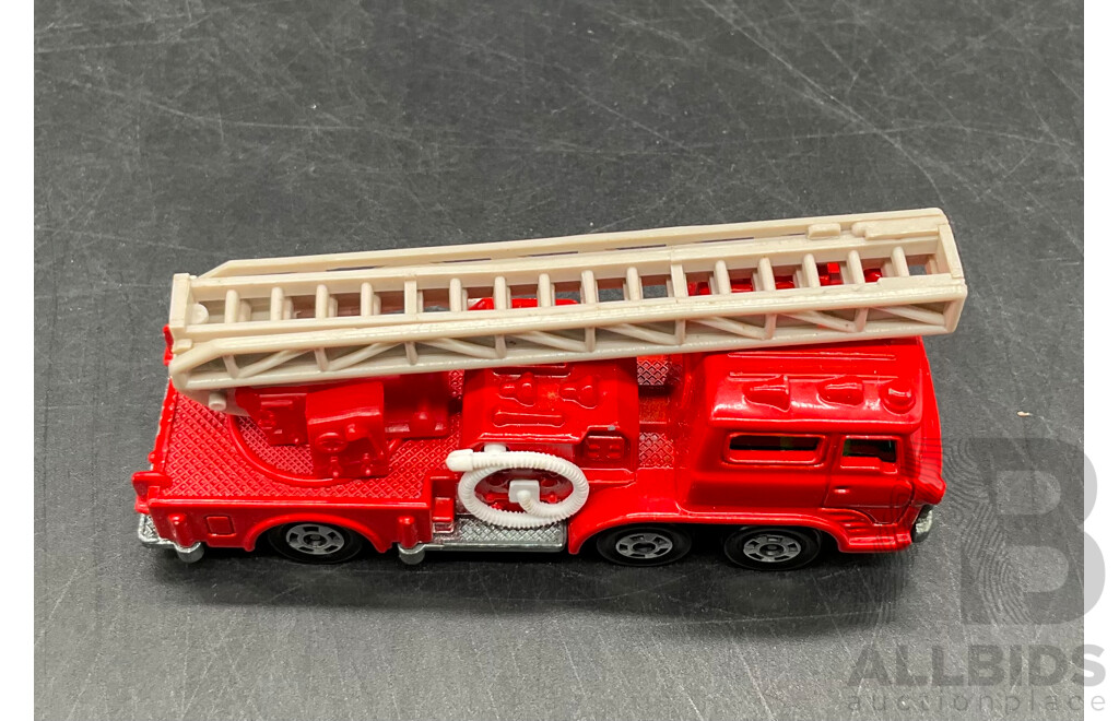 TOMICA Black Box Retired No. 29 HINO Aerial Ladder Fire Truck Diecast Car 1/125 - Made in Japan